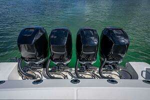 2016 Boston Whaler thumbnail 106