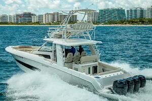 42FT (12.8M) BOSTON WHALER