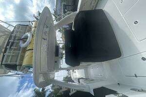 2016 Boston Whaler thumbnail 146