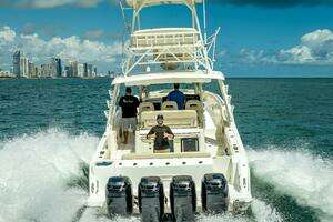 2016 Boston Whaler thumbnail 60