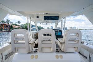 42FT (12.8M) BOSTON WHALER