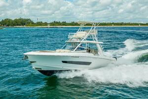 42FT (12.8M) BOSTON WHALER