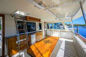 1987 Hatteras 63 Motor Yacht thumbnail 45