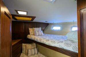 1987 Hatteras 63 Motor Yacht thumbnail 34