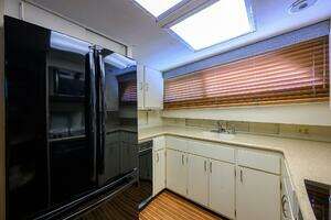 1987 Hatteras 63 Motor Yacht thumbnail 11