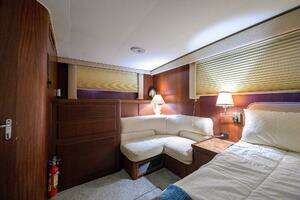 1987 Hatteras 63 Motor Yacht thumbnail 28