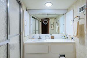 Phantom 63ft Hatteras Yacht For Sale