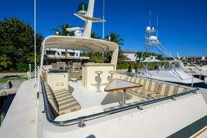 1987 Hatteras 63 Motor Yacht thumbnail 54