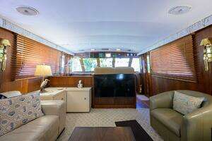 1987 Hatteras 63 Motor Yacht thumbnail 8