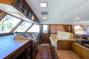 1987 Hatteras 63 Motor Yacht thumbnail 20