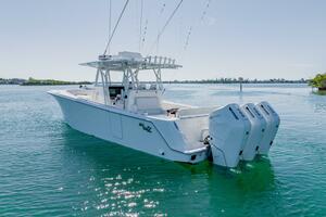 37FT (11.28M) SEAVEE Worth Avenue Yachts