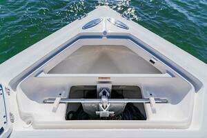 2025 SeaVee 370z thumbnail 12