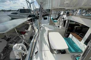 APRES SEA 38ft Lagoon Yacht For Sale