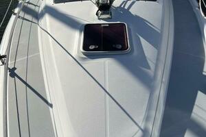 Nowhere Boat 33ft Hunter Yacht For Sale