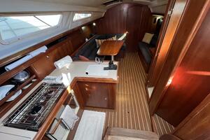 Nowhere Boat 33ft Hunter Yacht For Sale