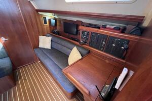 Nowhere Boat 33ft Hunter Yacht For Sale