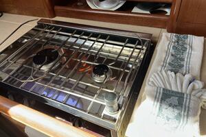 Nowhere Boat 33ft Hunter Yacht For Sale