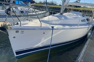 Nowhere Boat 33ft Hunter Yacht For Sale
