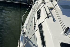 Nowhere Boat 33ft Hunter Yacht For Sale