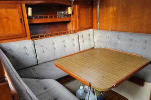 1985 Catalina 36 Tall Rig thumbnail 40