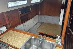 1985 Catalina 36 Tall Rig thumbnail 38