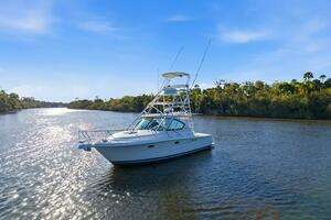2011 Tiara Yachts 3100 Open thumbnail 4
