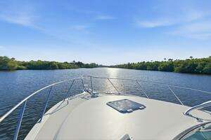 2011 Tiara Yachts 3100 Open thumbnail 35