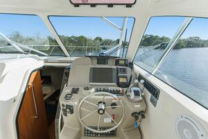 2011 Tiara Yachts 3100 Open thumbnail 21