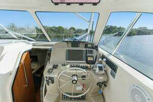 2011 Tiara Yachts 3100 Open thumbnail 21