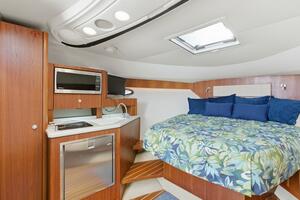2011 Tiara Yachts 3100 Open thumbnail 28