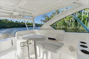 2011 Tiara Yachts 3100 Open thumbnail 18