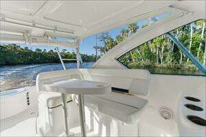 2011 Tiara Yachts 3100 Open thumbnail 18