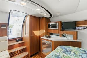 2011 Tiara Yachts 3100 Open thumbnail 24