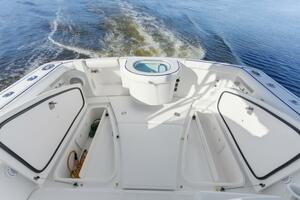 2011 Tiara Yachts 3100 Open thumbnail 13