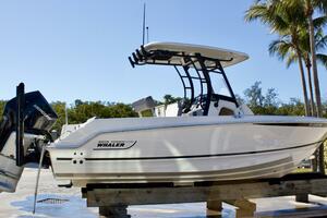 23ft Boston Whaler Yacht For Sale