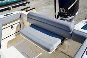 23ft Boston Whaler Yacht For Sale