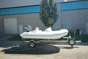 2026 Zodiac Yachtline 360 Deluxe NEO