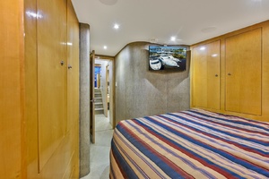Good Medicine 55ft Hatteras Yacht For Sale