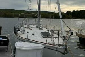 1986 Pearson 33-2 thumbnail 3