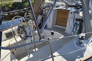 33ft Pearson Yacht For Sale