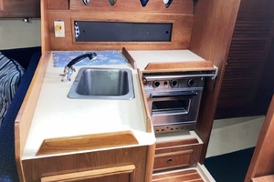 33ft Pearson Yacht For Sale
