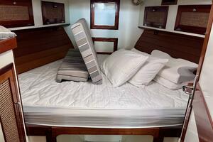 Sawdust 43ft Mast  amp  Mallet Yacht For Sale