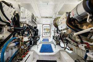 2007 Hampton 558 Pilothouse thumbnail 12