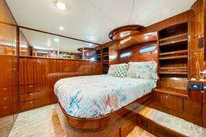 2007 Hampton 558 Pilothouse thumbnail 10