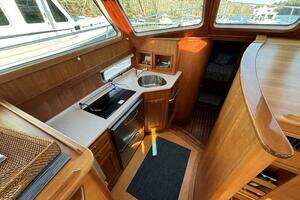 2011 Sabre 40 Sedan thumbnail 13