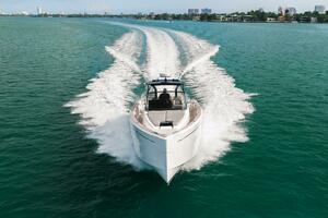 38FT (11.58M) PARDO YACHTS