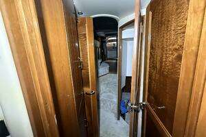 2004 Carver 460 voyager thumbnail 34