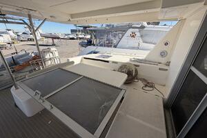 2015 Leopard 48 thumbnail 21