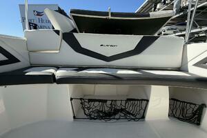 2015 Larson LX 225S IO thumbnail 18