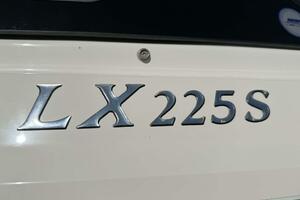 2015 Larson LX 225S IO thumbnail 26